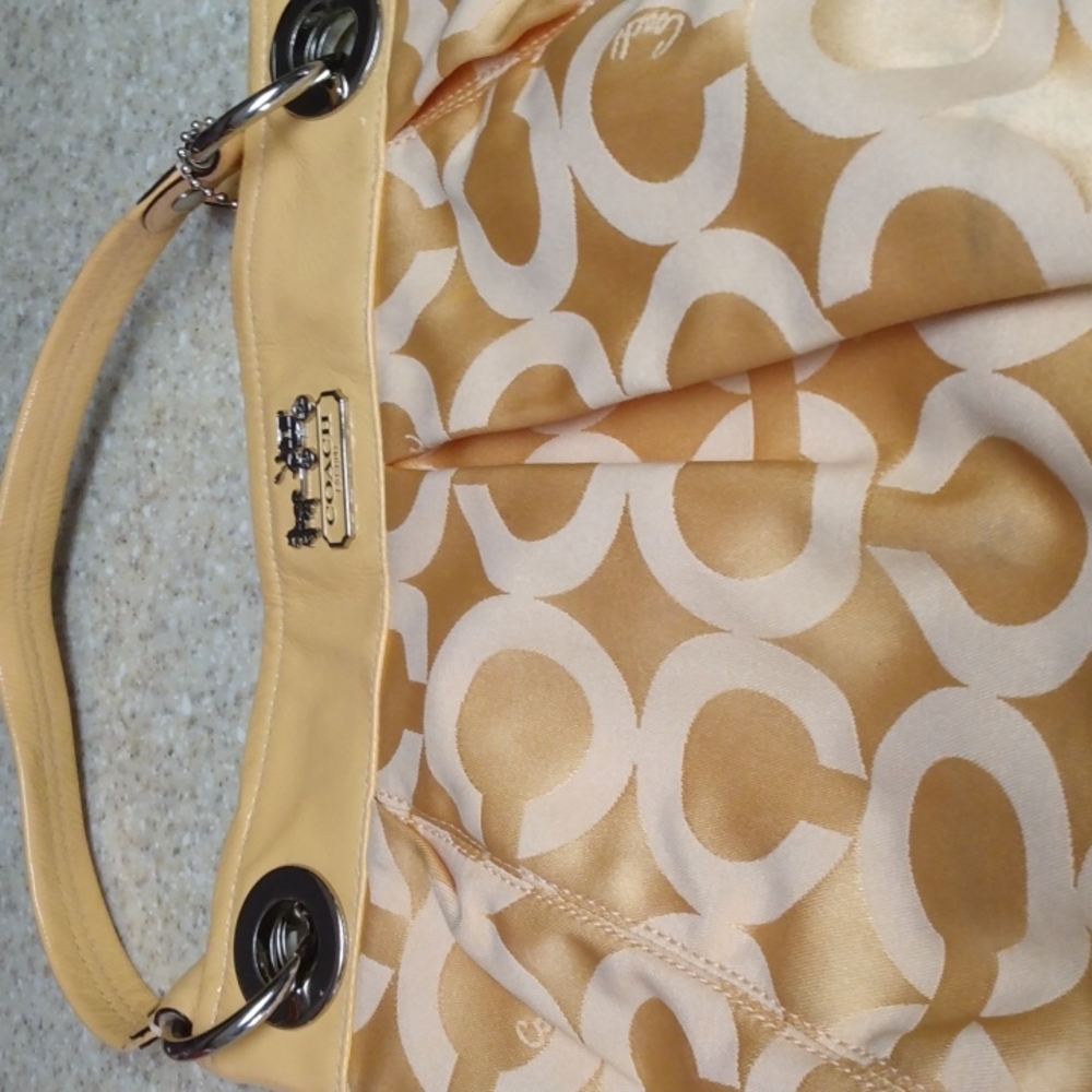 Coach Handbag - Picture 2 of 4